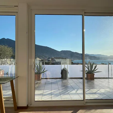 Roof Vue Panoramique * ロクブリュヌ＝カップ＝マルタン